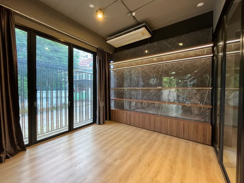 Office Area Ladprao, กรุงเทพ, จตุจักร, จตุจักร, กรุงเทพ, 1,200 ตร.ม., สำนักงาน ขาย, โดย Eastblue Horizon, 500409688 - DDproperty.com