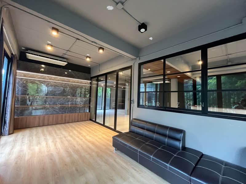 Office Area Ladprao, กรุงเทพ, จตุจักร, จตุจักร, กรุงเทพ, 1,200 ตร.ม., สำนักงาน ขาย, โดย Eastblue Horizon, 500409688 - DDproperty.com