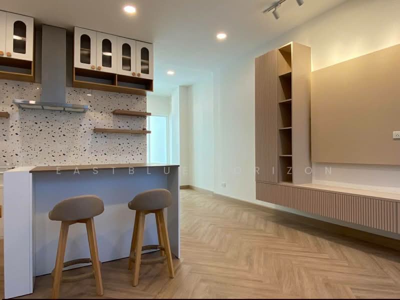 Townhouse Area Latphrao, Bangkok, Anusaowari, Bang Khen, Bangkok, 4 Bedrooms, 100 sqm, Townhouse For Sale, by Eastblue Horizon, 500409728 - DDproperty.com
