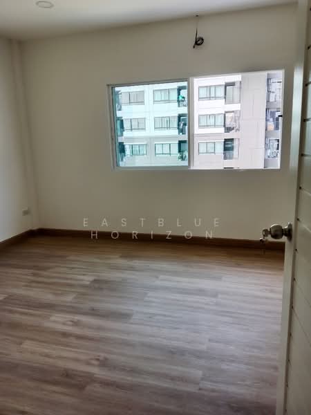 Townhouse Area Latphrao, Bangkok, Anusaowari, Bang Khen, Bangkok, 4 Bedrooms, 100 sqm, Townhouse For Sale, by Eastblue Horizon, 500409728 - DDproperty.com