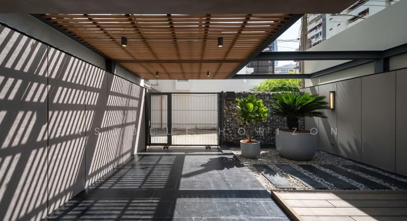 House Area Sukhumvit 49, Bangkok, Khlong Tan Nua, Watthana, Bangkok, 3 Bedrooms, 276 sqm, Single Detached House For Sale, by Eastblue Horizon, 500409760 - DDproperty.com