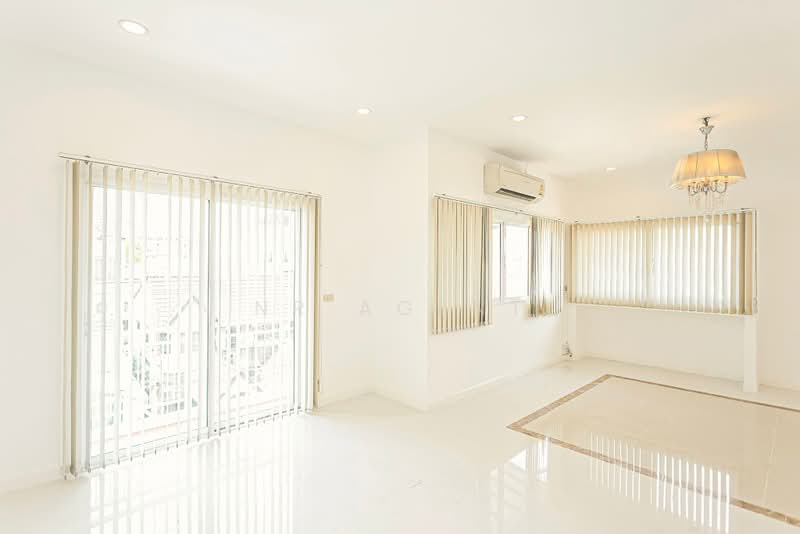 ทาวน์โฮม ลาดพร้าว 110 แยก 4, Bangkok, Wang Thonglang, Bangkok, 4 Bedrooms, 628 sqm, Townhouse For Sale, by NR AGENT, 500409765 - DDproperty.com