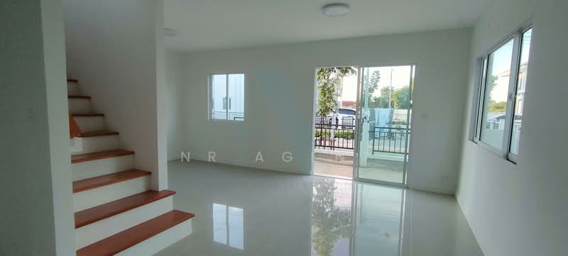 Lalin Town Lanceo CRIB Teparak - Tamru, Samut Prakan, 97/1 Soi Rattana Chok 6, Bangphli Yai, Bang Plee, Samut Prakan, 4 Bedrooms, 141 sqm, Semi-Detached House (Twin House) For Sale, by NR AGENT, 500409771 - DDproperty.com