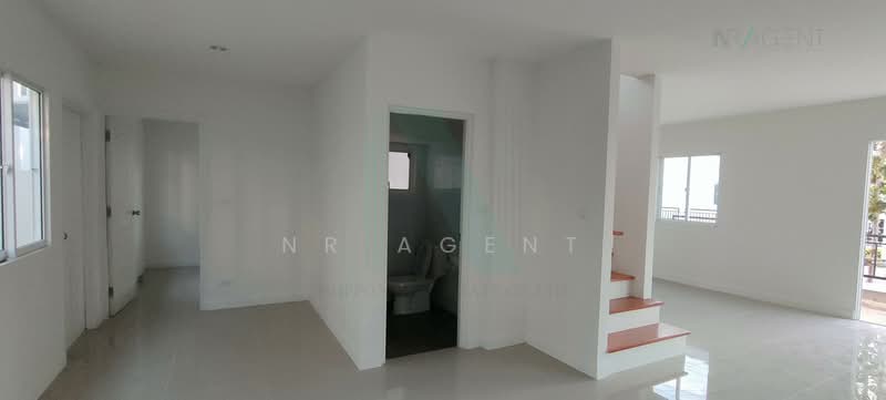 Lalin Town Lanceo CRIB Teparak - Tamru, Samut Prakan, 97/1 Soi Rattana Chok 6, Bangphli Yai, Bang Plee, Samut Prakan, 4 Bedrooms, 141 sqm, Semi-Detached House (Twin House) For Sale, by NR AGENT, 500409771 - DDproperty.com