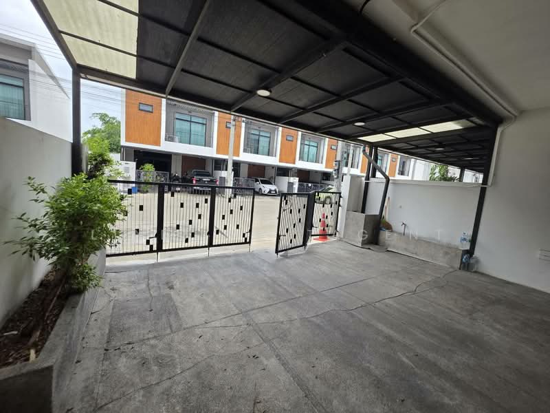 The Proud Wongwaen-Ramintra, Bangkok, Soi 15 Suan Laem Klong Nueng Road, Bang Chun, Khlong Sam Wa, Bangkok, 3 Bedrooms, 144 sqm, Single Detached House For Rent, by Line: @KatAgent, 500409812 - DDproperty.com
