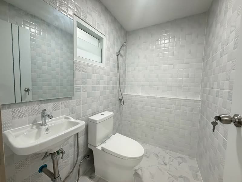 K.C. Ramintra 1, Bangkok, Hathairat Road 39, Sam Wa Tawan Tok, Khlong Sam Wa, Bangkok, 3 Bedrooms, 120 sqm, Townhouse For Sale, by นภัสศรณ์ วงศ์สินไทยกร (นันท์), 500409863 - DDproperty.com