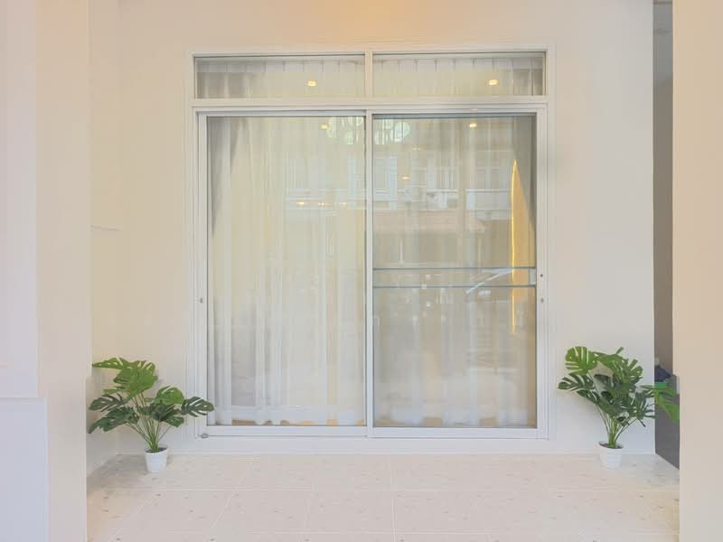 Ruenruedee 3 Ramintra-Hathairaj, Bangkok, Hathairat Road, Min Buri, Bangkok, 4 Bedrooms, 92 sqm, Townhouse For Sale, by นภัสศรณ์ วงศ์สินไทยกร (นันท์), 500409867 - DDproperty.com