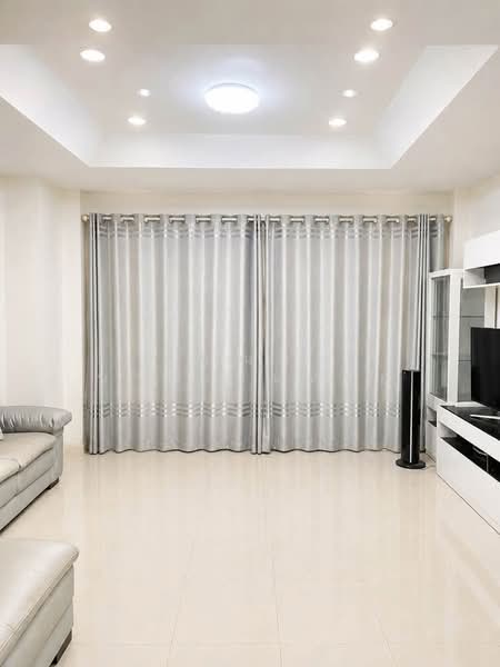 Perfect Place Sukhumvit 77-Suvarnabhumi, Samut Prakan, Lat Krabang Road, Rachathewa, Bang Plee, Samut Prakan, 3 Bedrooms, 200 sqm, Single Detached House For Sale, by ปุณณภา นารานนทชัย, 500409897 - DDproperty.com