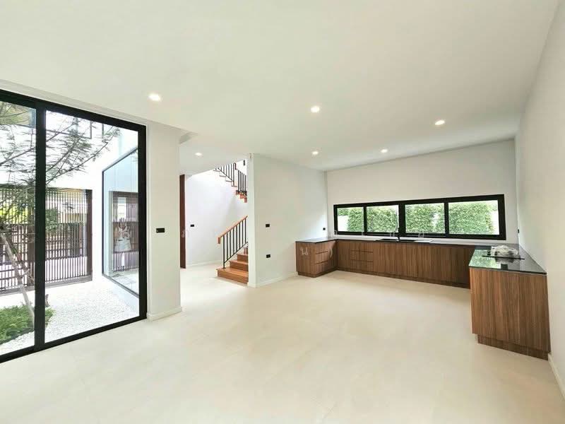 EDEN Srinakarin Suan Luang, Bangkok, Dok Mai, Prawet, Bangkok, 4 Bedrooms, 416 sqm, Single Detached House For Sale, by สรภพ ยอดไชย (สีฝุ่น), 500409967 - DDproperty.com