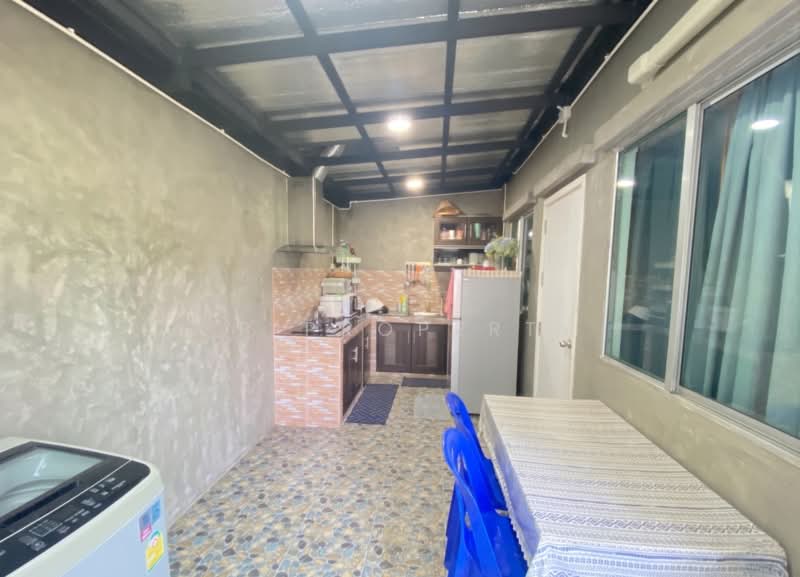 Pruksa Ville 92 Onnut-Suvarnabhumi, Samut Prakan, Soi Ladkrabang 14/1, Ladkrabang Road, Rachathewa, Bang Plee, Samut Prakan, 3 Bedrooms, 110 sqm, Townhouse For Sale, by PP Property, 500409973 - DDproperty.com