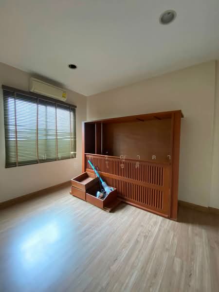 Baan Klang Muang Ladprao 71, Bangkok, Soi Nakniwat 34, Lat Phrao, Lat Phrao, Bangkok, 3 Bedrooms, 167 sqm, Townhouse For Rent, by ปรินทร์ญาดา ชิณโชติ, 500410059 - DDproperty.com