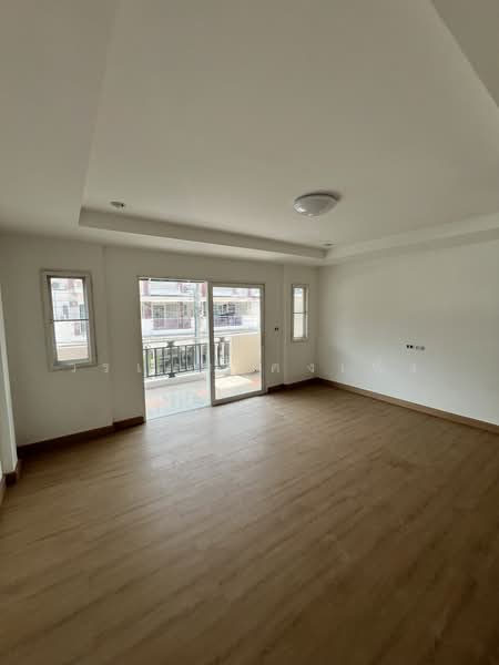Supalai Ville Srinakarin-King Kaeo, Samut Prakan, Kingkaew-Srinakarin Road, Bangphli Yai, Bang Plee, Samut Prakan, 4 Bedrooms, 180 sqm, Townhouse For Sale, by วรเมธ คงเพ็ง, 500410074 - DDproperty.com