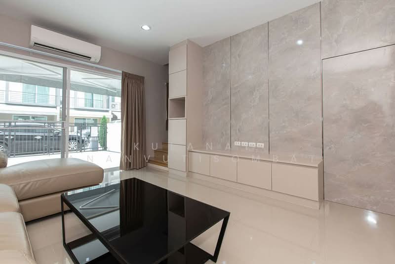 Baan Klang Muang Sukhumvit 77 : บ้านกลางเมือง สุขุมวิท 77, กรุงเทพ, ซอย อ่อนนุช 17, สวนหลวง, กรุงเทพ, 178 ตร.ม., ทาวน์เฮ้าส์ ขาย, โดย Kulanat Ananvutisombat, 500410089 - DDproperty.com