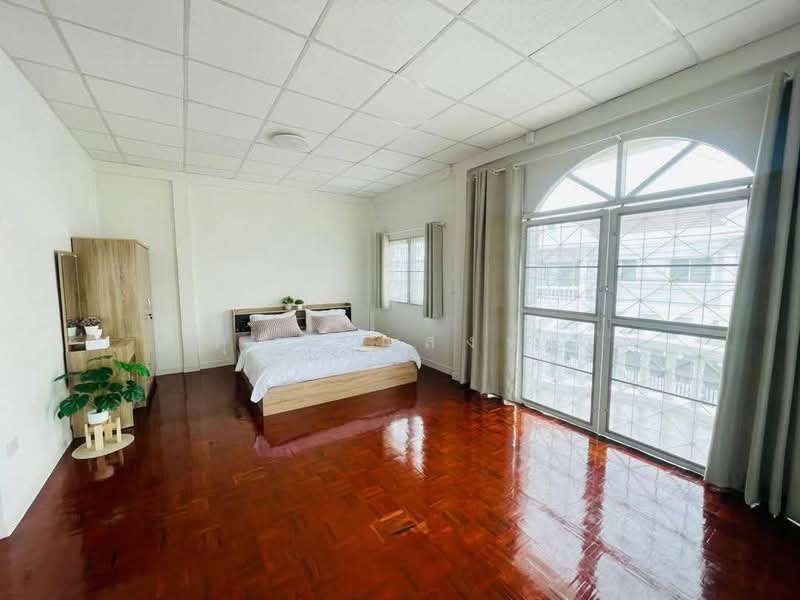 ให้เช่าบ้านแฝดหลังใหญ่รีโนเวทใหม่ บางพระ ศรีราชา, Chon Buri (Pattaya), Bang Phra, Si Racha, Chon Buri (Pattaya), 4 Bedrooms, 150 sqm, Semi-Detached House (Twin House) For Rent, by Dusit Saengfa, 500410107 - DDproperty.com