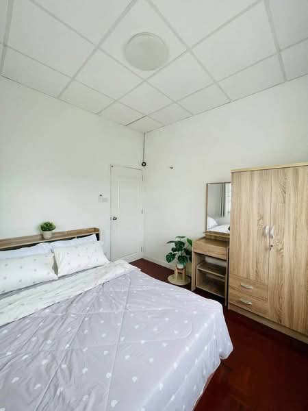 ให้เช่าบ้านแฝดหลังใหญ่รีโนเวทใหม่ บางพระ ศรีราชา, Chon Buri (Pattaya), Bang Phra, Si Racha, Chon Buri (Pattaya), 4 Bedrooms, 150 sqm, Semi-Detached House (Twin House) For Rent, by Dusit Saengfa, 500410107 - DDproperty.com