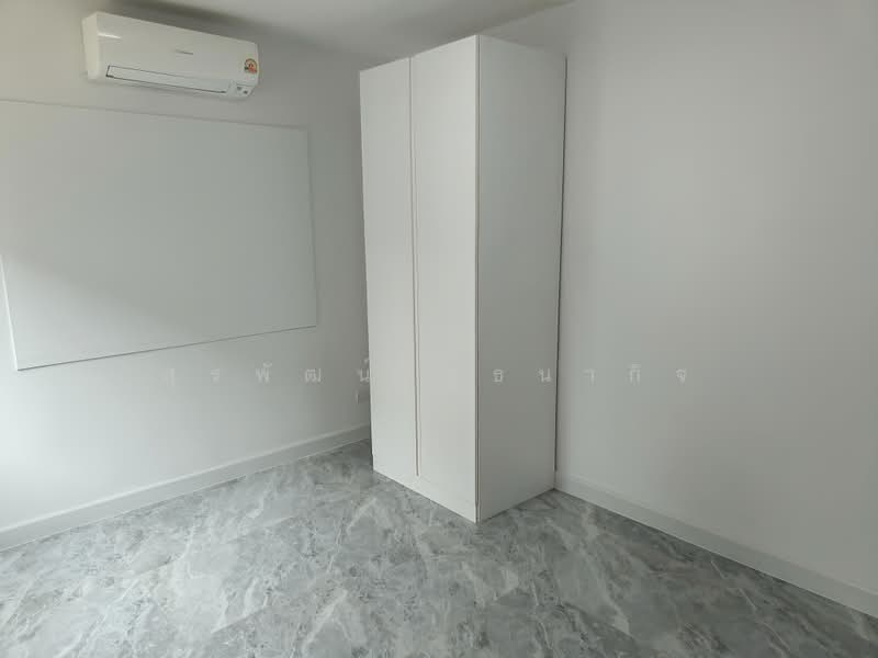 Perfect Place Sukhumvit 77-Suvarnabhumi, Samut Prakan, Lat Krabang Road, Rachathewa, Bang Plee, Samut Prakan, 4 Bedrooms, 170 sqm, Single Detached House For Sale, by สุรพัฒน์ ภูธนากิจ, 500410111 - DDproperty.com