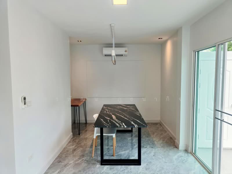 Perfect Place Sukhumvit 77-Suvarnabhumi, Samut Prakan, Lat Krabang Road, Rachathewa, Bang Plee, Samut Prakan, 4 Bedrooms, 170 sqm, Single Detached House For Sale, by สุรพัฒน์ ภูธนากิจ, 500410111 - DDproperty.com