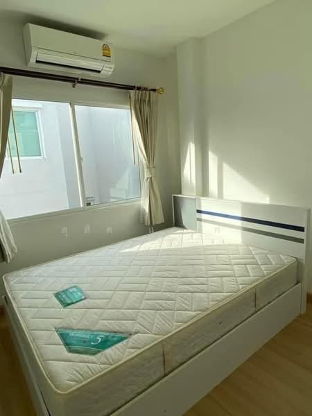 ให้เช่าบ้านแฝดหลังมุม ม.ทริโอทาวน์ ใกล้ J-park ศรีราชา, Chon Buri (Pattaya), Surasak, Si Racha, Chon Buri (Pattaya), 3 Bedrooms, 160 sqm, Semi-Detached House (Twin House) For Rent, by Dusit Saengfa, 500410113 - DDproperty.com