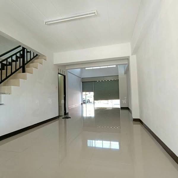 ให้เช่าอาคารพาณิชย์ 3 ชั้น ใกล้โรบินสัน บ่อวิน ศรีราชา, Chon Buri (Pattaya), Bo Win, Si Racha, Chon Buri (Pattaya), , 200 sqm, Shophouse For Rent, by Dusit Saengfa, 500410121 - DDproperty.com