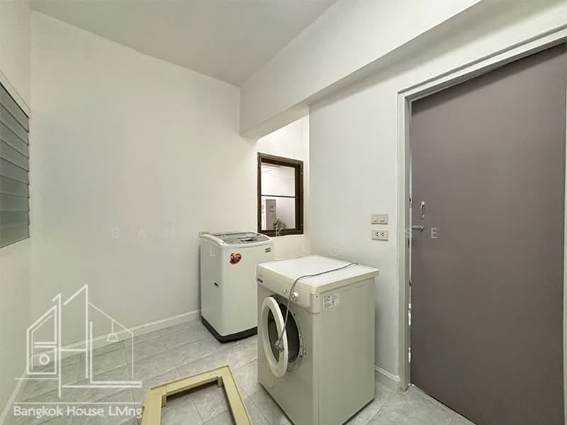 Prompong Mansion, Bangkok, 36 Soi Sukhumvit 39, Khlongtoei Nua, Watthana, Bangkok, 3 Bedrooms, 250 sqm, Condo For Rent, by Bangkok House Living, 500410173 - DDproperty.com