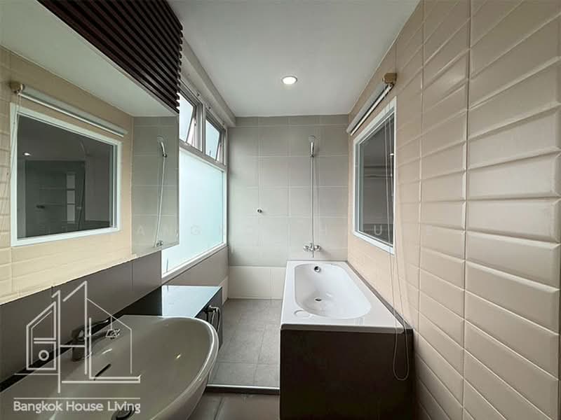 Prompong Mansion, Bangkok, 36 Soi Sukhumvit 39, Khlongtoei Nua, Watthana, Bangkok, 3 Bedrooms, 250 sqm, Condo For Rent, by Bangkok House Living, 500410173 - DDproperty.com