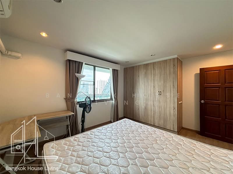 Royal Castle Sukhumvit, Bangkok, 30 Soi Sukhumvit 39, Khlongtoei Nua, Watthana, Bangkok, 3 Bedrooms, 133 sqm, Condo For Rent, by Bangkok House Living, 500410183 - DDproperty.com
