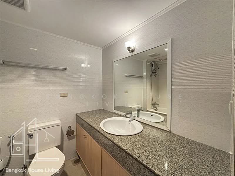 Royal Castle Sukhumvit, Bangkok, 30 Soi Sukhumvit 39, Khlongtoei Nua, Watthana, Bangkok, 3 Bedrooms, 133 sqm, Condo For Rent, by Bangkok House Living, 500410183 - DDproperty.com