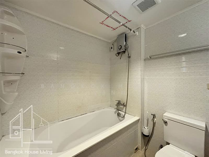 Royal Castle Sukhumvit, Bangkok, 30 Soi Sukhumvit 39, Khlongtoei Nua, Watthana, Bangkok, 3 Bedrooms, 133 sqm, Condo For Rent, by Bangkok House Living, 500410183 - DDproperty.com