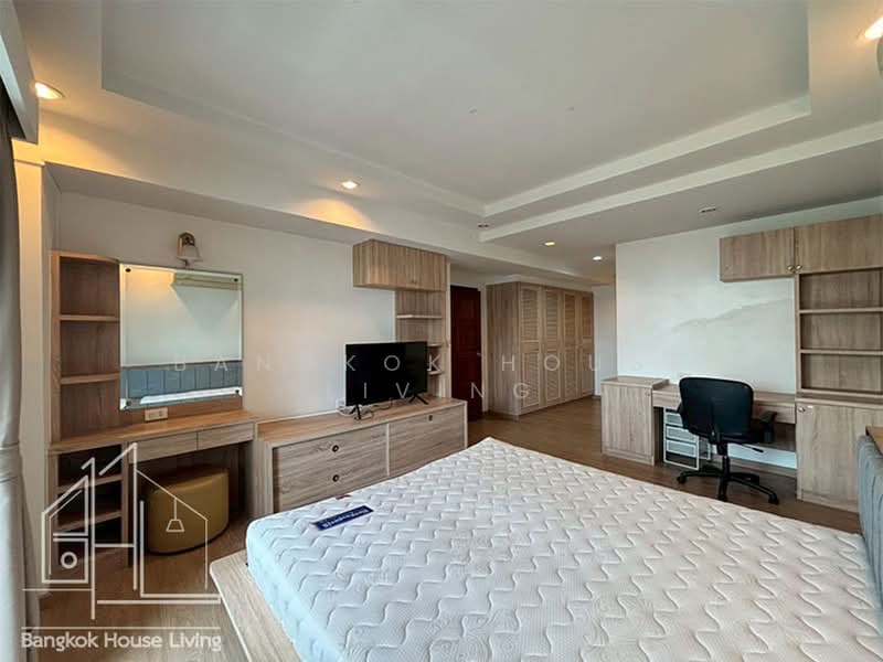 Royal Castle Sukhumvit, Bangkok, 30 Soi Sukhumvit 39, Khlongtoei Nua, Watthana, Bangkok, 3 Bedrooms, 133 sqm, Condo For Rent, by Bangkok House Living, 500410183 - DDproperty.com
