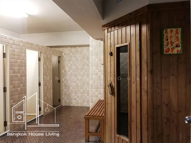 Royal Castle Sukhumvit, Bangkok, 30 Soi Sukhumvit 39, Khlongtoei Nua, Watthana, Bangkok, 3 Bedrooms, 133 sqm, Condo For Rent, by Bangkok House Living, 500410183 - DDproperty.com