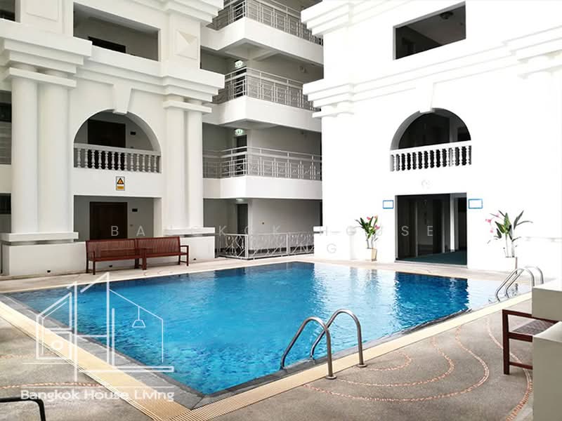 Royal Castle Sukhumvit, Bangkok, 30 Soi Sukhumvit 39, Khlongtoei Nua, Watthana, Bangkok, 3 Bedrooms, 133 sqm, Condo For Rent, by Bangkok House Living, 500410183 - DDproperty.com