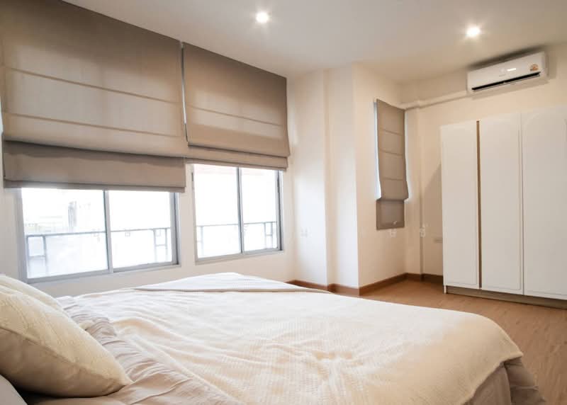 Baan Klang Muang British Town Srinakarin : บ้านกลางเมือง บริติช ทาวน์ ศรีนครินทร์, สมุทรปราการ, ซอยบ้านกลางเมือง บริติช ทาวน์ ศรีนครินทร์, บางแก้ว, บางพลี, สมุทรปราการ, 230 ตร.ม., ทาวน์เฮ้าส์ ให้เช่า, โดย บุษบา รัตนวงษ์ชัย, 500410217 - DDproperty.com
