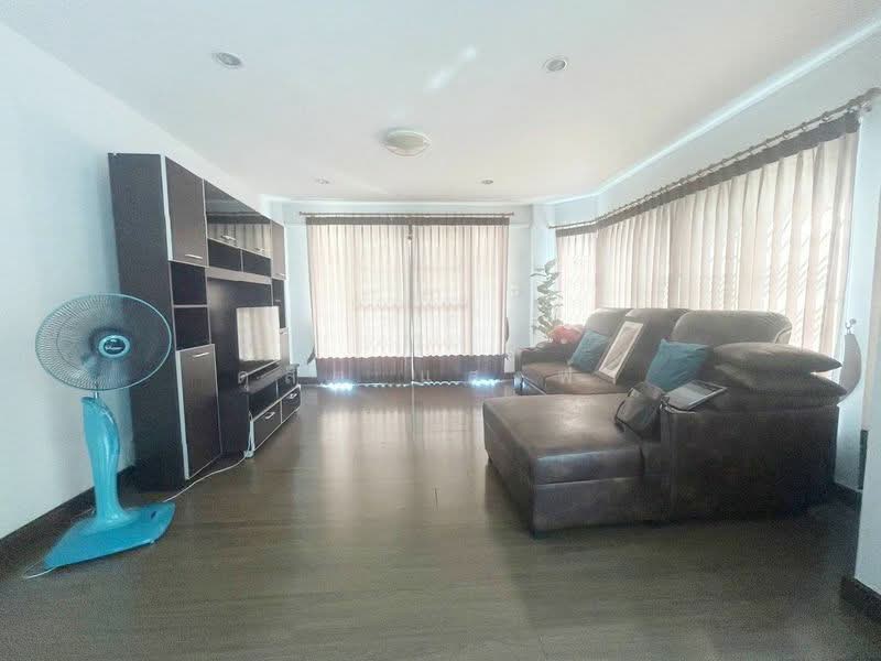 ให้เช่าบ้านเดี่ยวหลังใหญ่ ม.เลควัลเล่ย์ บ่อวิน ศรีราชา, Chon Buri (Pattaya), Bo Win, Si Racha, Chon Buri (Pattaya), 3 Bedrooms, 200 sqm, Single Detached House For Rent, by Dusit Saengfa, 500410298 - DDproperty.com