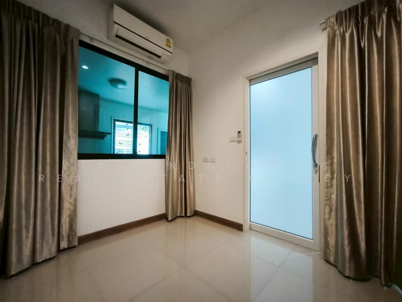 The Canvas Sukhumvit-Samrong, Samut Prakan, Thang Rotfai Sai Kao Paknam Road, Sam Rong, Phra Pra Daeng, Samut Prakan, 4 Bedrooms, 100 sqm, Townhouse For Sale, by YTD Land&houses Real Estate Agency, 500410316 - DDproperty.com
