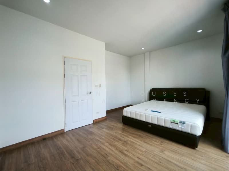 The Canvas Sukhumvit-Samrong, Samut Prakan, Thang Rotfai Sai Kao Paknam Road, Sam Rong, Phra Pra Daeng, Samut Prakan, 4 Bedrooms, 100 sqm, Townhouse For Rent, by YTD Land&houses Real Estate Agency, 500410327 - DDproperty.com