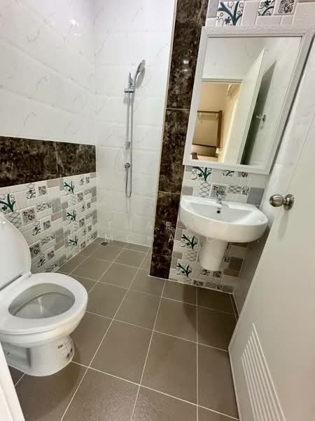 Golden Town Vibhavadi - Rangsit, Pathum Thani, Phaholyothin Road, Khlong Nung, Khlong Luang, Pathum Thani, 4 Bedrooms, 120 sqm, Townhouse For Rent, by Pithapong Sermchatcharoenkan, 500410334 - DDproperty.com