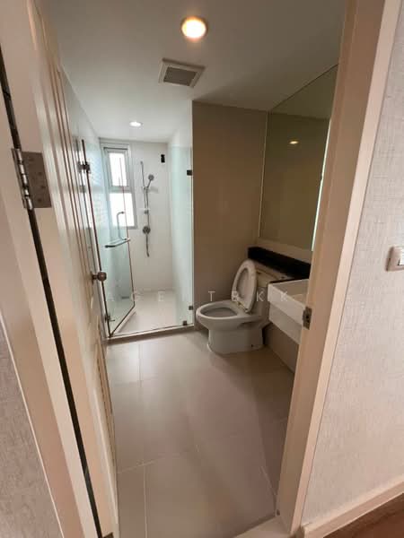 The Kris Ratchada 17, Bangkok, Inthamara 45 Alley, Din Daeng, Bangkok, 2 Bedrooms, 45 sqm, Condo For Rent, by Agentbkk, 500410382 - DDproperty.com