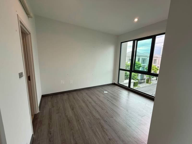 Baan Klang Muang Classe Ratchayothin, Bangkok, Chatuchak, Bangkok, 3 Bedrooms, 228 sqm, Townhouse For Rent, by NR agent, 500410411 - DDproperty.com