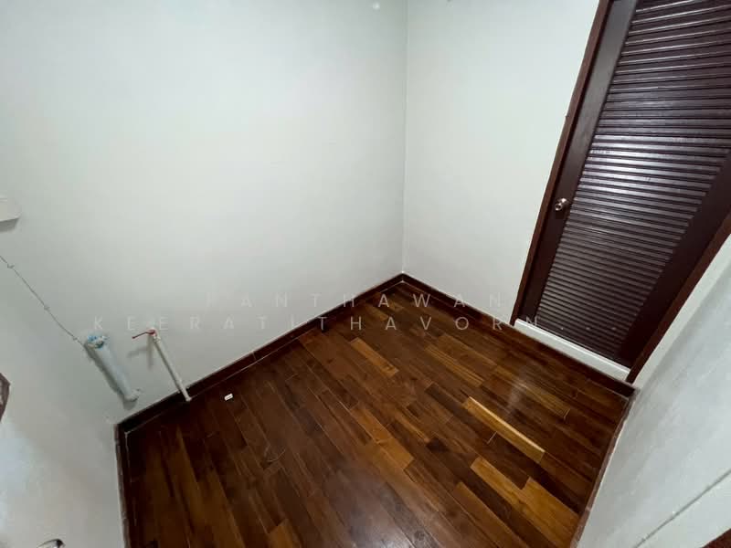 บ้านทาวน์โฮม 3 ชั้น ซอยอารีย์สัมพันธ์ 3 บ้านเปล่า 3 ห้องนอน 3 ห้องน้ำ, Bangkok, Phaya Thai, Bangkok, 3 Bedrooms, 200 sqm, Townhouse For Rent, by Panthawan Keeratithavornanan, 500410425 - DDproperty.com