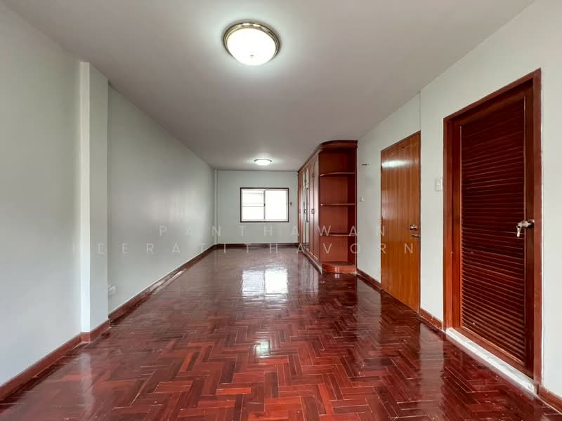 บ้านทาวน์โฮม 3 ชั้น ซอยอารีย์สัมพันธ์ 3 บ้านเปล่า 3 ห้องนอน 3 ห้องน้ำ, Bangkok, Phaya Thai, Bangkok, 3 Bedrooms, 200 sqm, Townhouse For Rent, by Panthawan Keeratithavornanan, 500410425 - DDproperty.com