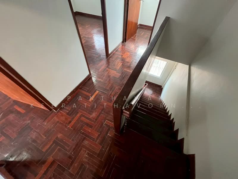 บ้านทาวน์โฮม 3 ชั้น ซอยอารีย์สัมพันธ์ 3 บ้านเปล่า 3 ห้องนอน 3 ห้องน้ำ, Bangkok, Phaya Thai, Bangkok, 3 Bedrooms, 200 sqm, Townhouse For Rent, by Panthawan Keeratithavornanan, 500410425 - DDproperty.com