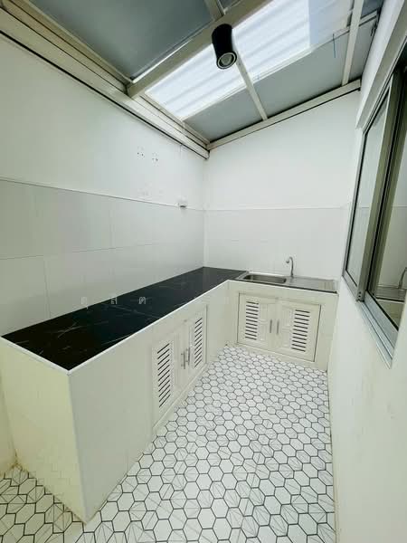 ขายทาวน์โฮม ม.เดอะพลัส ไร่กล้วย ศรีราชา, Chon Buri (Pattaya), Surasak, Si Racha, Chon Buri (Pattaya), 3 Bedrooms, 65 sqm, Townhouse For Sale, by Dusit Saengfa, 500410491 - DDproperty.com