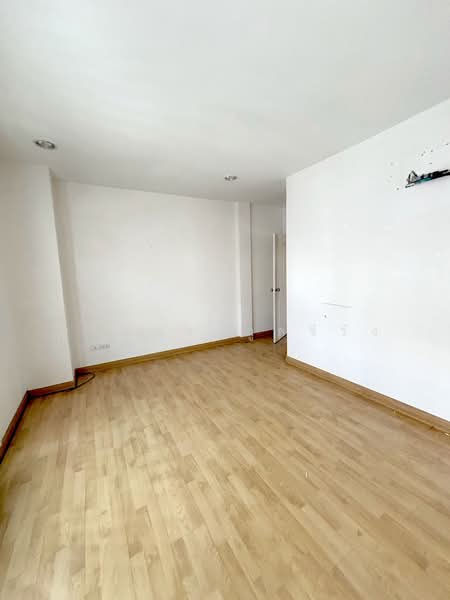 บ้านกลางเมือง ลาดพร้าว-เสนา 2, Bangkok, ลาดพร้าว-วังหิน, Lat Phrao, Lat Phrao, Bangkok, 3 Bedrooms, 157 sqm, Townhouse For Sale, by วรินทร กูลจีรัง, 500410553 - DDproperty.com