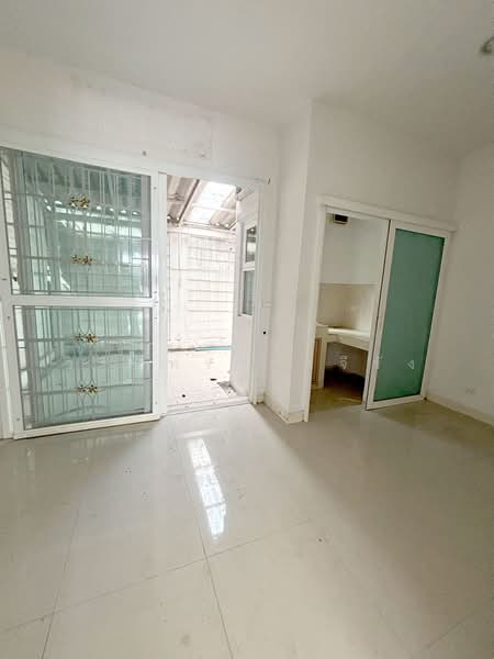 บ้านกลางเมือง ลาดพร้าว-เสนา 2, Bangkok, ลาดพร้าว-วังหิน, Lat Phrao, Lat Phrao, Bangkok, 3 Bedrooms, 157 sqm, Townhouse For Sale, by วรินทร กูลจีรัง, 500410553 - DDproperty.com