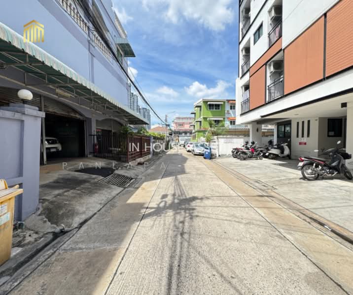 บ้านเดี่ยว 3 ชั้น ห้วยขวาง ซอยประชาอุทิศ 3, Bangkok, ประชาอุทิศ, Huai Khwang, Bangkok, 6 Bedrooms, 580 sqm, Single Detached House For Sale, by Panlapa Khanha, 500410569 - DDproperty.com