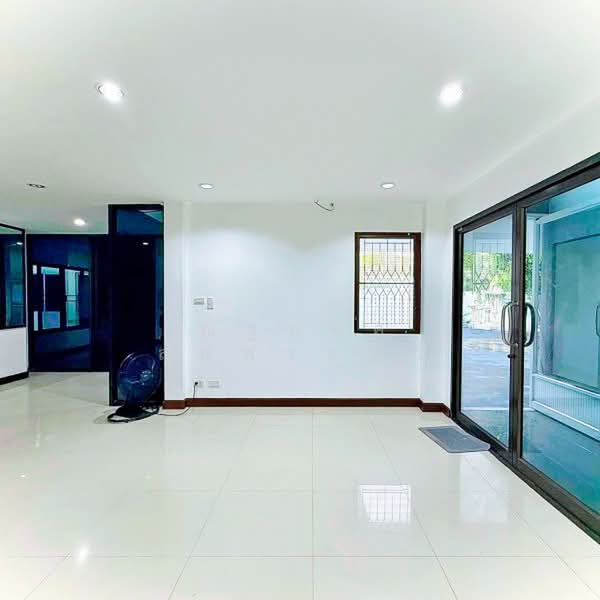 ไม่พบโครงการ, Bangkok, ศรีบูรพา แฮปปี้แลนด์, Khlong Kum, Bueng Kum, Bangkok, 8 Bedrooms, 450 sqm, Single Detached House For Rent, by ณัฐพงศ์ สุนทรอรุณ, 500410597 - DDproperty.com