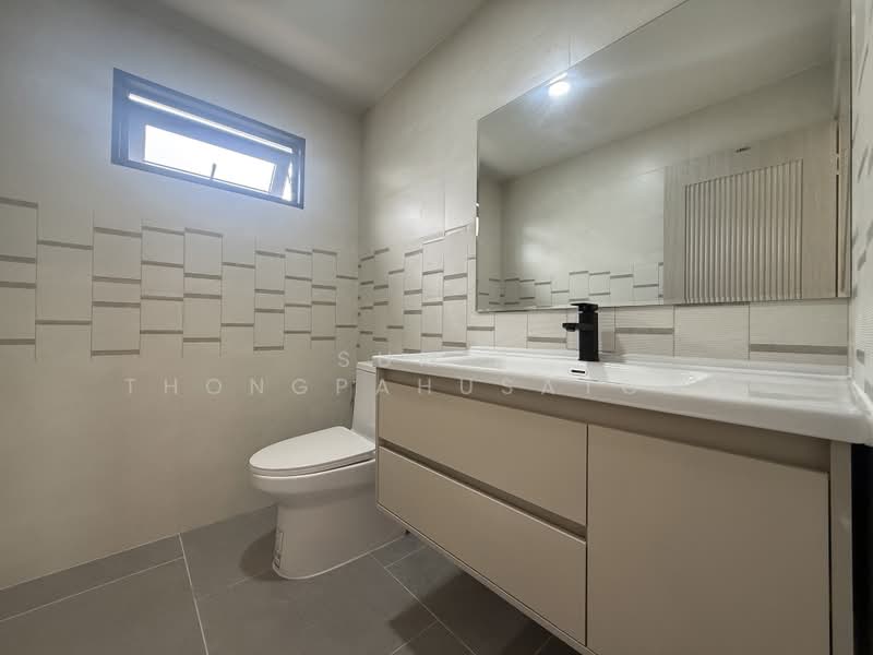 Chuan Chuen Park Ville, Bangkok, Soi Kanchanaphisek 15, Sala Thammasop, Thawi Watthana, Bangkok, 5 Bedrooms, 428 sqm, Single Detached House For Sale, by Sumit Thongpahusatcha, 500410622 - DDproperty.com