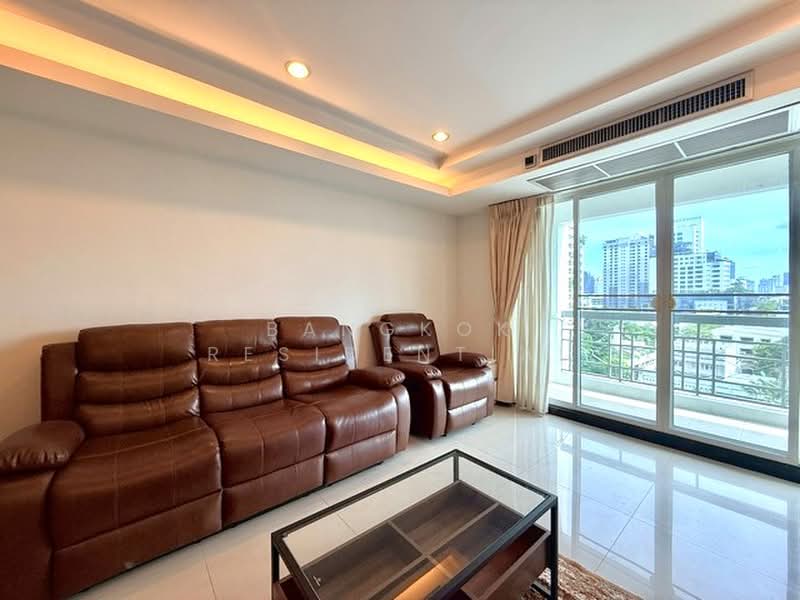 Royal Castle Sukhumvit, Bangkok, 30 Soi Sukhumvit 39, Khlongtoei Nua, Watthana, Bangkok, 3 Bedrooms, 140 sqm, Condo For Rent, by Bangkok Residential, 500410650 - DDproperty.com