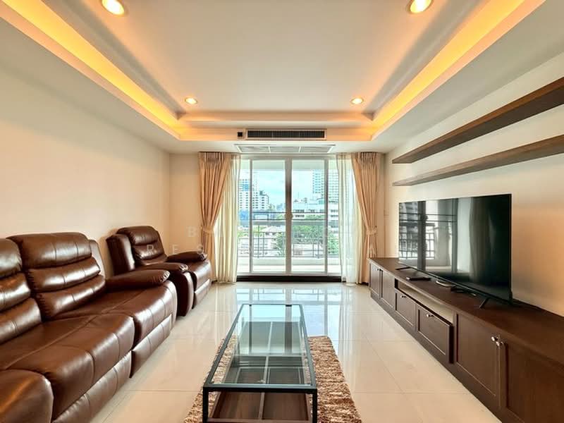 Royal Castle Sukhumvit, Bangkok, 30 Soi Sukhumvit 39, Khlongtoei Nua, Watthana, Bangkok, 3 Bedrooms, 140 sqm, Condo For Rent, by Bangkok Residential, 500410650 - DDproperty.com