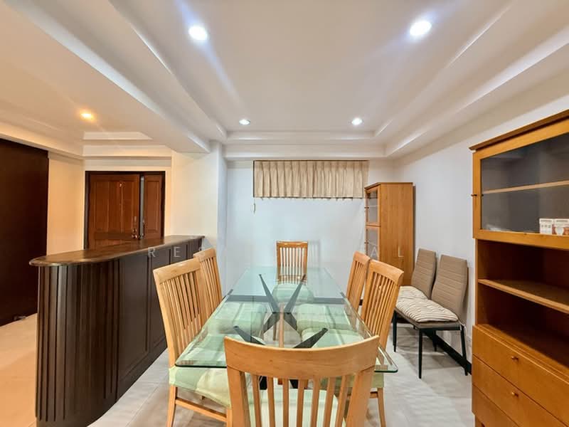Royal Castle Sukhumvit, Bangkok, 30 Soi Sukhumvit 39, Khlongtoei Nua, Watthana, Bangkok, 3 Bedrooms, 140 sqm, Condo For Rent, by Bangkok Residential, 500410650 - DDproperty.com